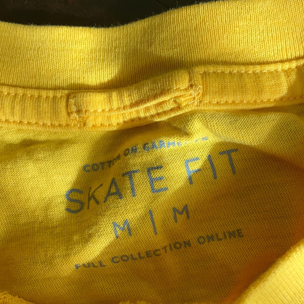 Yellow shirt - Picture 2 of 2